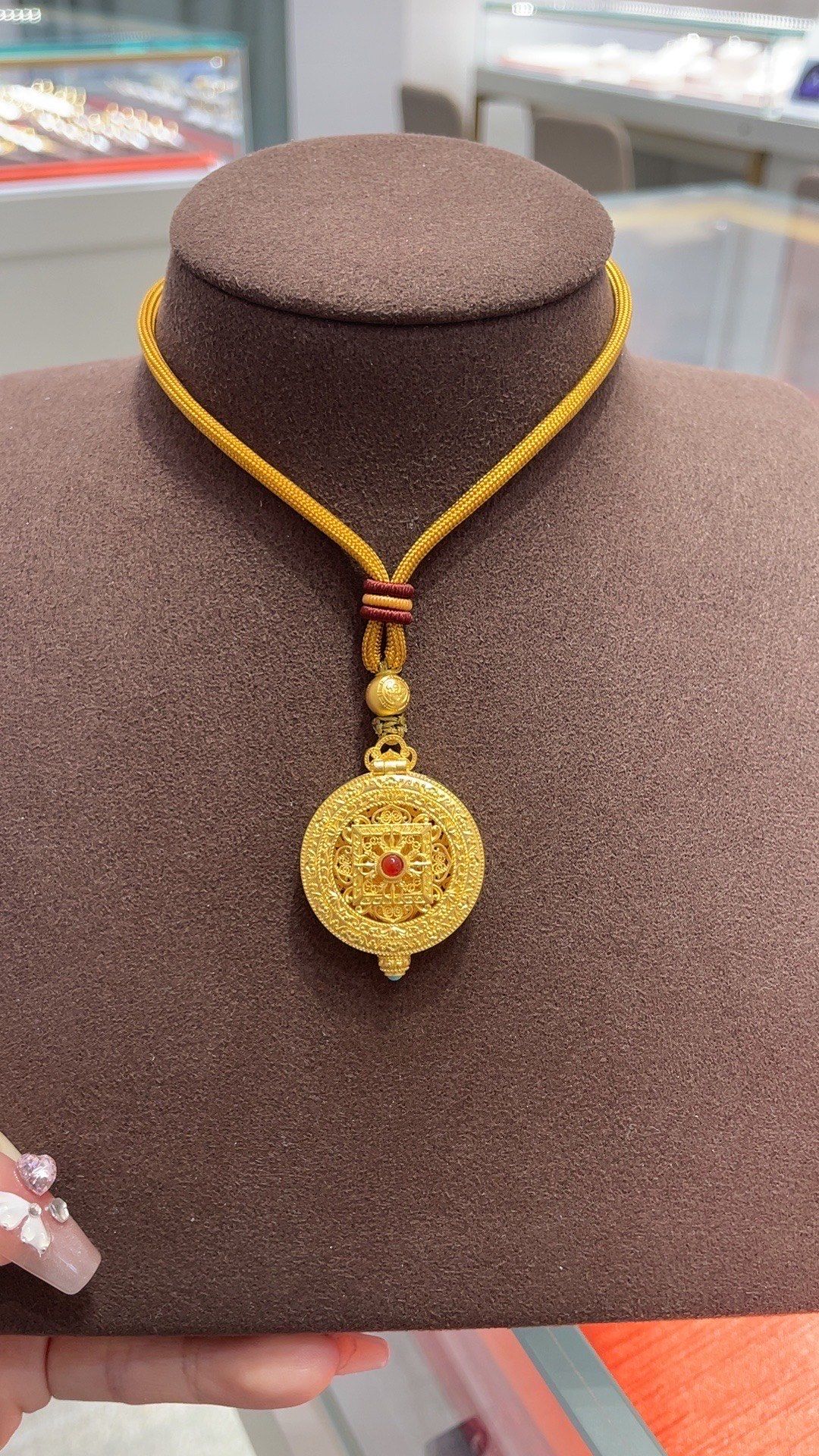 周生生新品古祖颈链