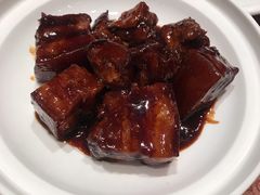 本帮红烧肉-东方明珠老上海8号餐厅(东方明珠广播电视塔店)