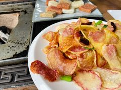 炸香格里拉七彩土豆片-三锅莊·牦牛肉火锅·香格里拉特色藏餐宴请餐厅(菱角塘路店)