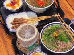 -云阿蛮云南生烫牛肉米线(奉贤路店)