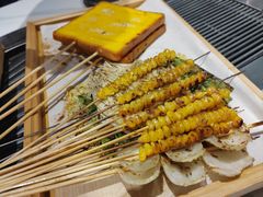 -山野的朋友露营炭火烤肉