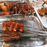 这家烤肉店简直太棒了。