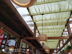 -二荆条·蜀鲜汇城市森林火锅