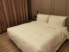 -西安大雁塔科技大学地铁站亚朵酒店