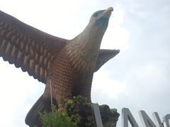 -巨鹰广场