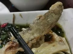 现炸麻花鱼-颜氏双江清水鱼一养身火锅(磁器口店)