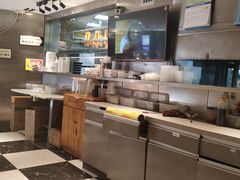 -新大咀港式茶餐厅(宝山万达店)