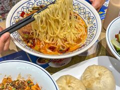 -李与白包子铺(桐梓林店)