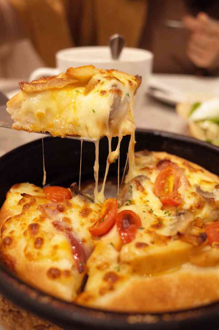 必胜客(万象城店)-"碧玉小牛菲力花轮芝心披萨,虽然看起来只是.