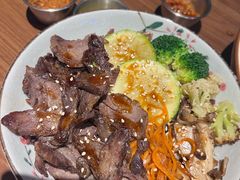 -POKEE VIA&Brunch·维娅(重庆来福士店)