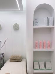 -苗方清颜痘肌研究所