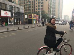 周边环境-宜昌均瑶国际酒店(宜昌CBD购物中心夷陵广场店)