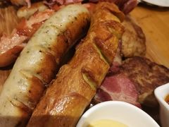兰特伯爵自制猪肉肠配酸菜、土豆-兰特伯爵西餐厅·啤酒屋(方庄店)