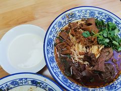 -渝之汇牛肉豌杂面