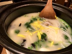 -云海肴·汽锅鸡·云南菜(天山百盛优客店)