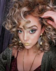 -变画·发型STUDIO