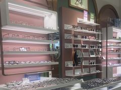 -GOOMI久米眼镜·蔡司·依视路·明月官方授权店(龙德紫金店)