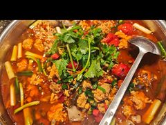 -牟记江湖重庆地标特色菜鱼蛋海鲜羊蝎子(巴南区黑金冠十多年好店)