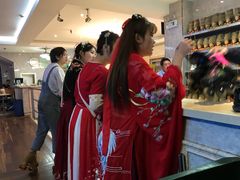 -奔马滚轴溜冰场