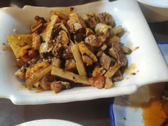 凉拌鸡片-百年粉蒸牛肉