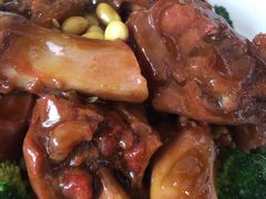 黄豆焖猪蹄-闻道食府烙饼卷带鱼(原车耳营店原大觉寺店)