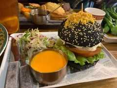 瀑布芝士牛肉汉堡-肥韬茶餐厅(南山mini店)