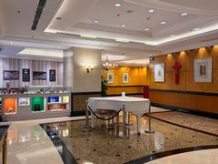 -深圳富苑皇冠假日套房酒店