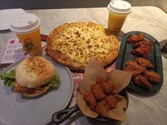 金枕榴莲多多披萨-必胜客(仲盛商城王安宇主题店)