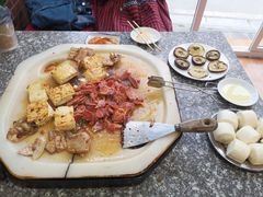 藏香猪-宏宏无烟石板烧烤