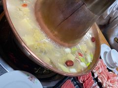 -果松木炭酸菜铜火锅·外婆参鸡汤