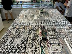 -新视达眼镜店·蔡司·依视路(名镜苑店)