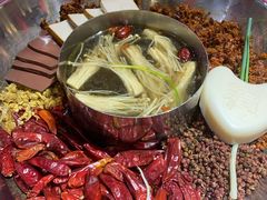 -谭鸭血老火锅(远大购物广场店)