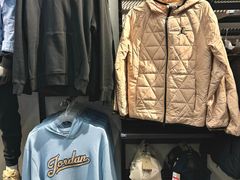 -百年港湾奥特莱斯(香炉礁店)