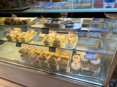 -白玉兰食品甜凤店(合生汇店)