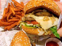 -The Habit Burger Grill 哈比特汉堡(复兴soho店)