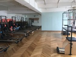 -无界瑜伽普拉提