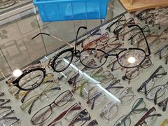 -三叶眼镜城批发市场(上海火车站店)