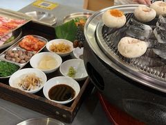 -围炉肉舍•炭烤活鳗•丹东海鲜烤肉(步行街店)