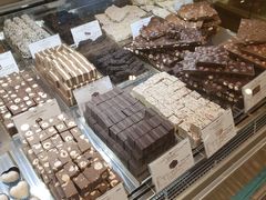 -VENCHI 闻绮(北京国贸商城店)