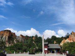 -彩色沙林风景区