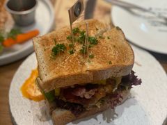 -Mark&Mars Restaurant