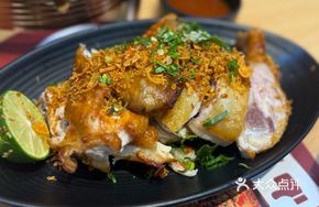 Traditional Lemongrass Roast Chicken (Half Portion)