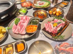 -草家酱蟹炭火烤肉店(珲春南路一店)
