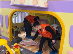 -新百广场(地铁站)