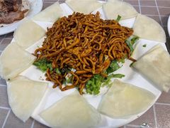 饼卷酱肉丝-晓院餐厅