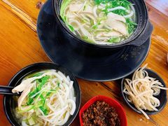 -丽虹云南过桥米线(兴工街店)