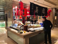 自助取餐区-咖啡苑自助餐厅·中国大饭店