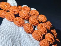 -灵彩珠宝(朗香街店)