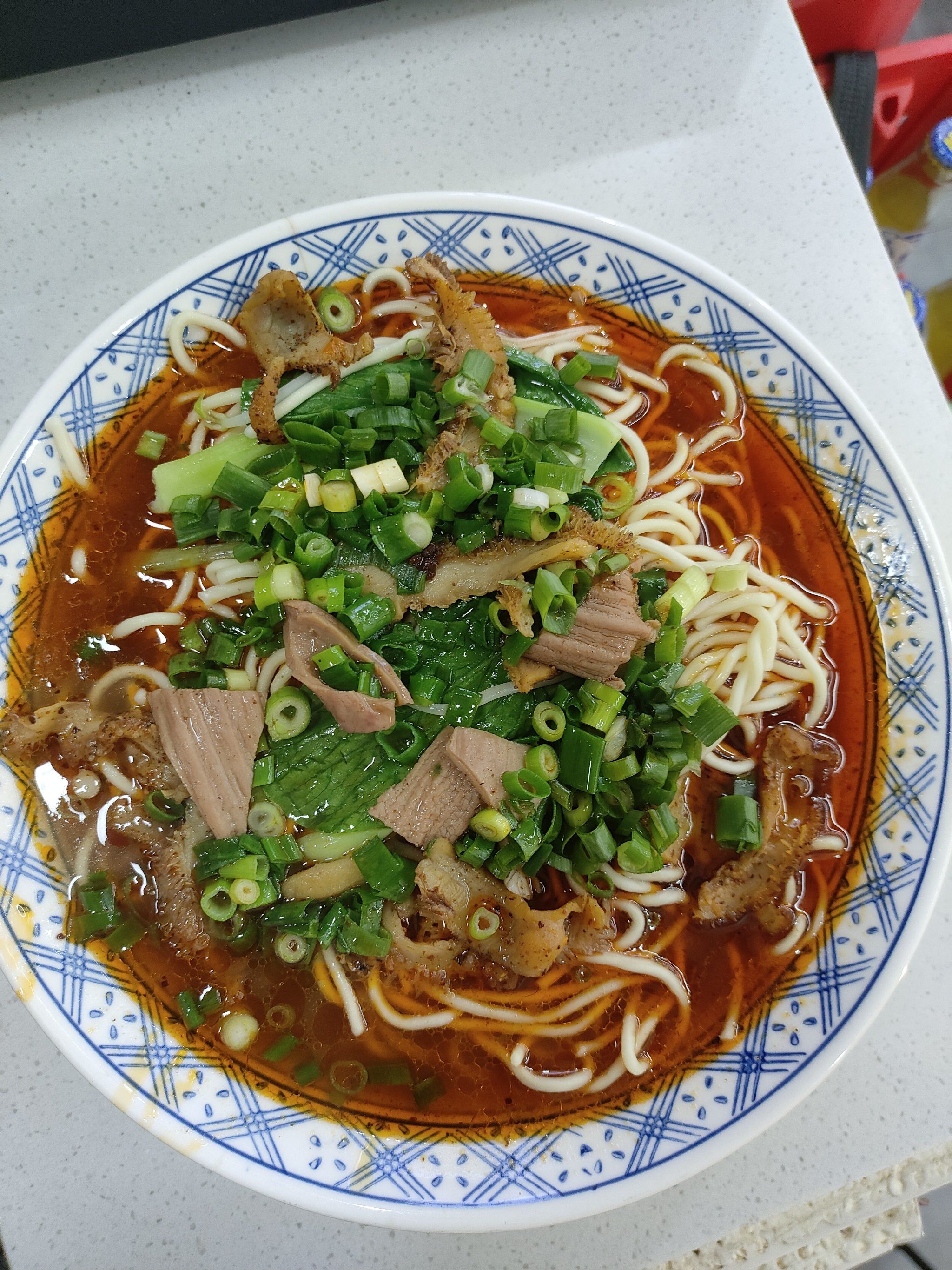 一碗香喷喷的牛杂面,能解决我一切的烦恼