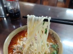 -亮亮面馆(经六路店)